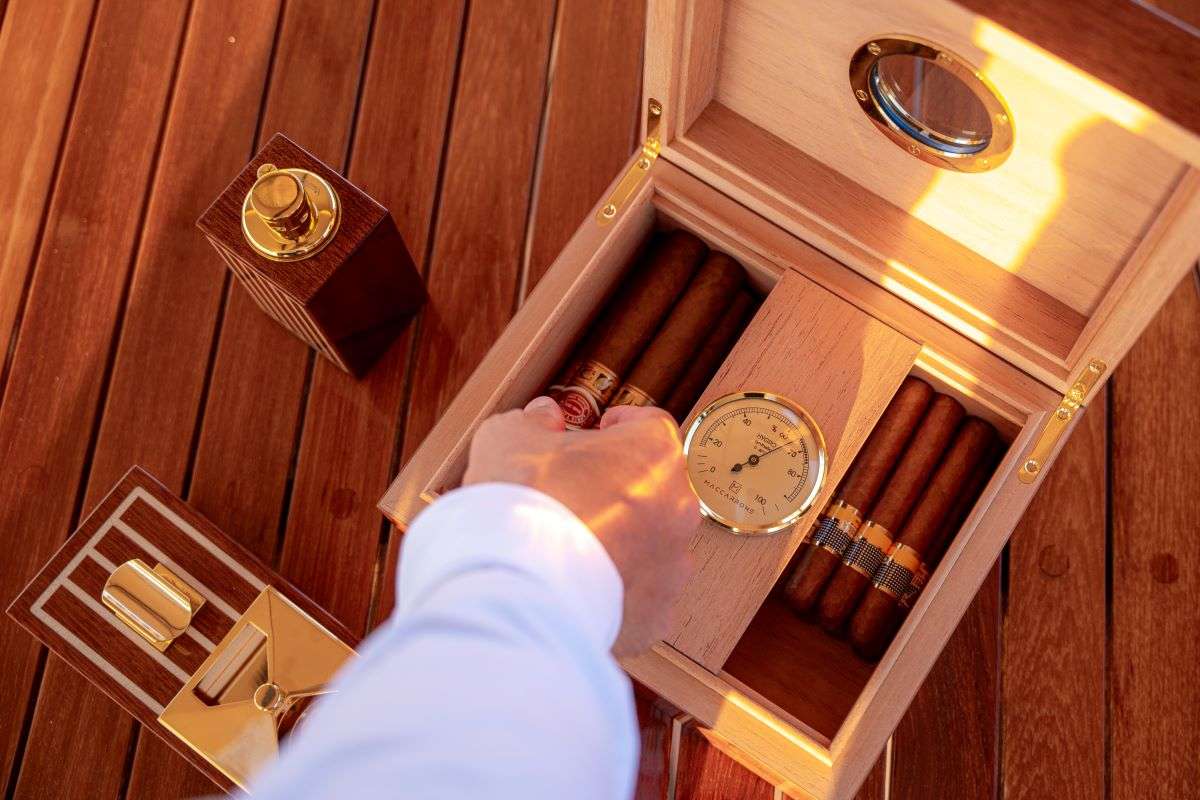 OVER THE RAINBOW OF LONDON