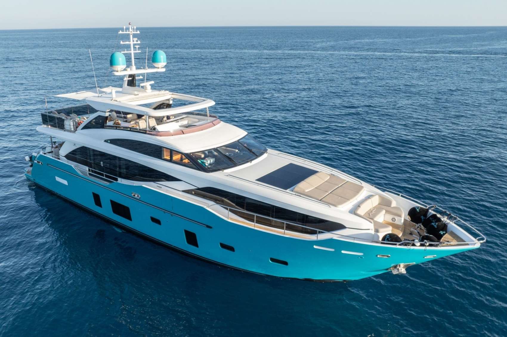 GOLDEN YACHT