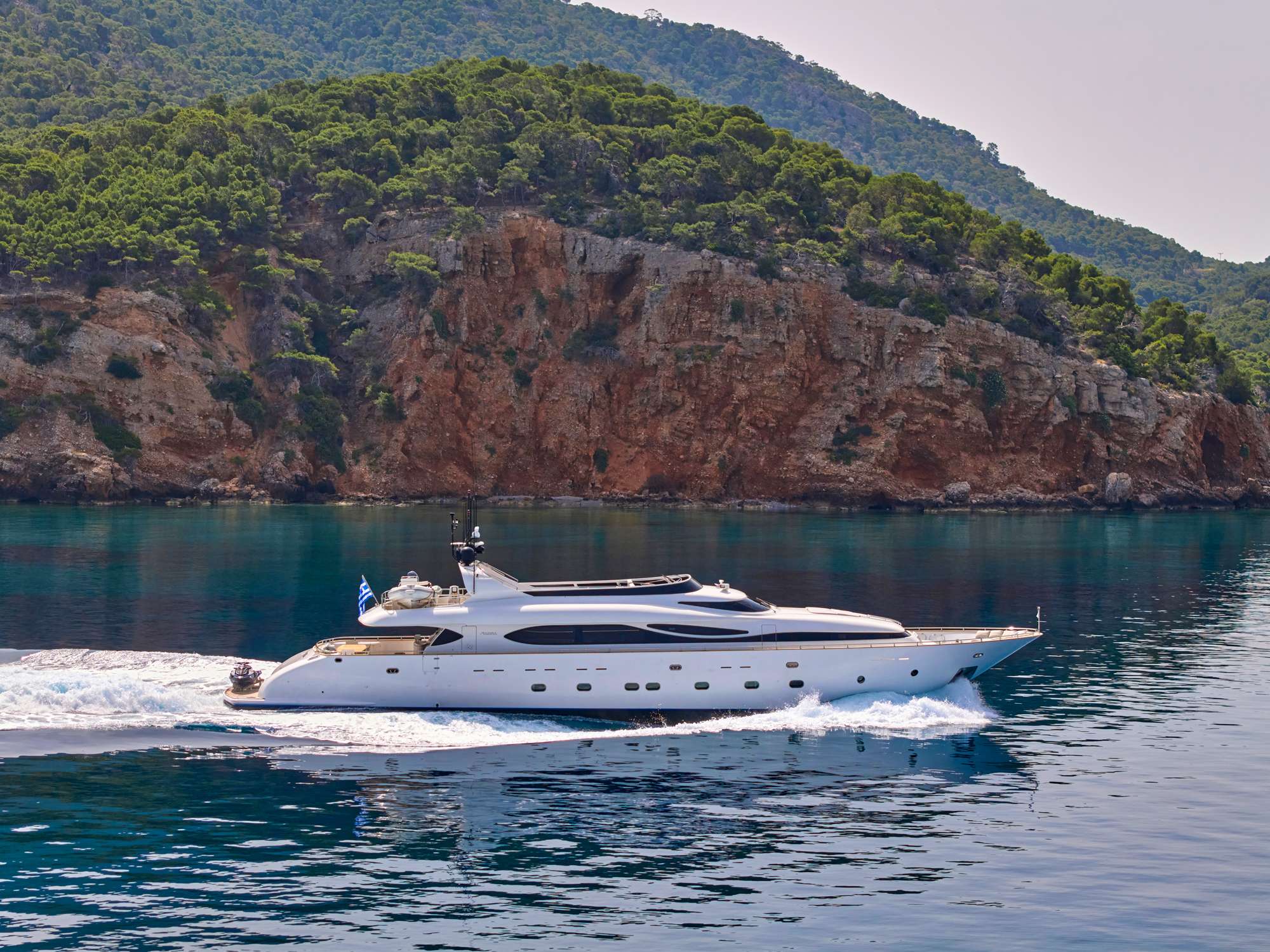 GOLDEN YACHT