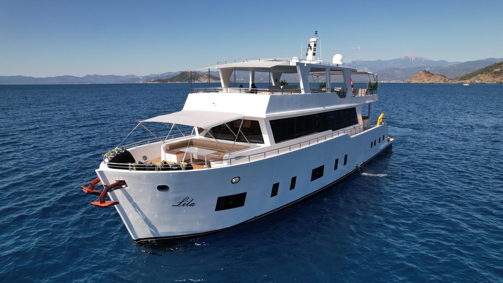 LILA TRAWLER