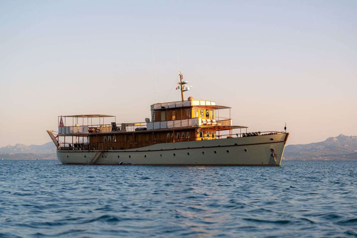 Variety Voyager